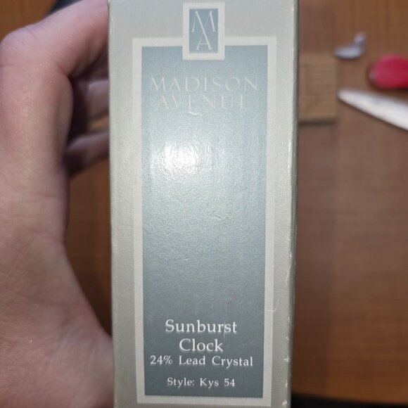 vintage Madison Avenue Crystal Sunburst Desk Clock lead crystal. - Picture 10 of 10